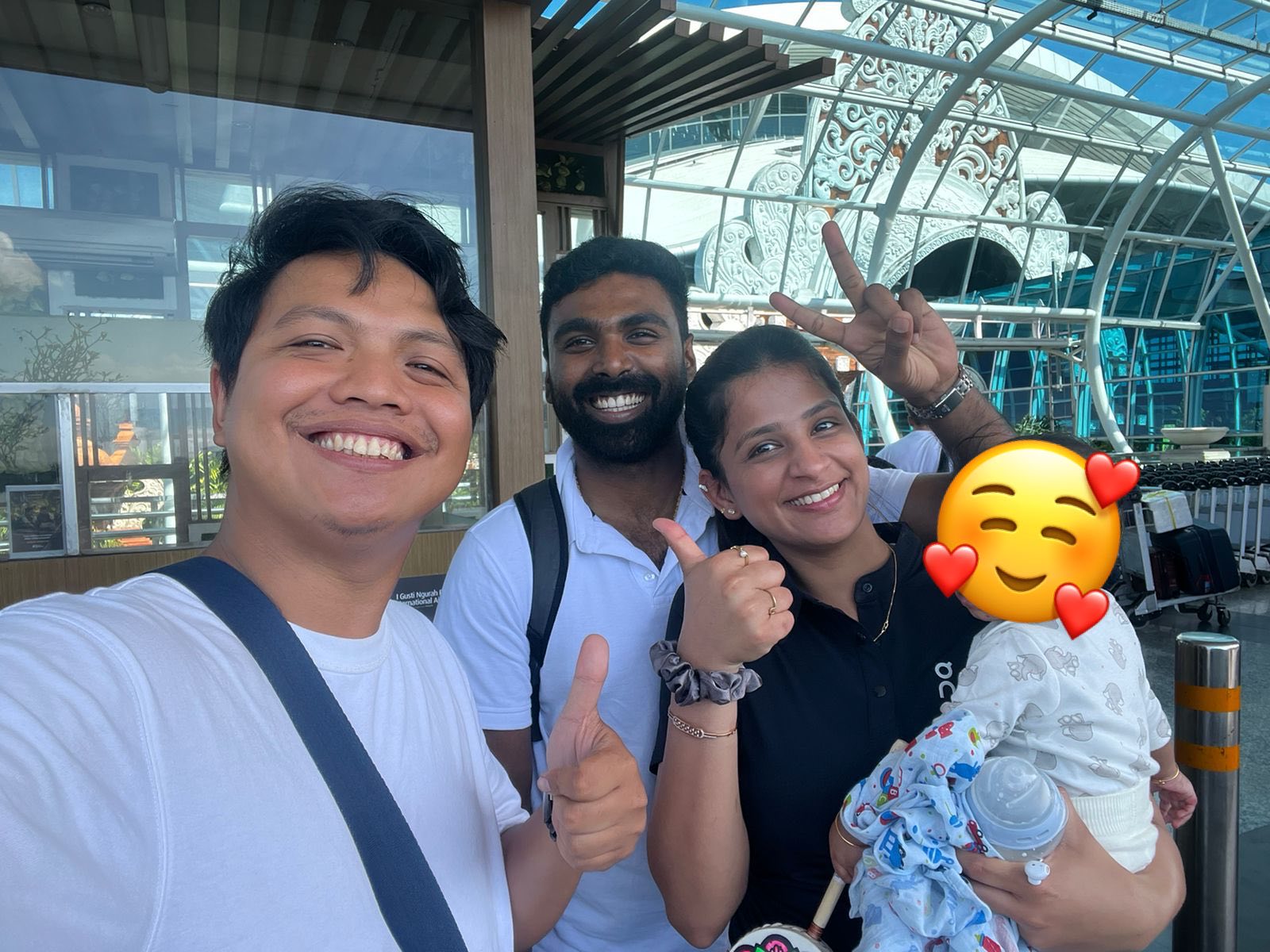 Bali Driver 24 with a family of travelers at the airport
